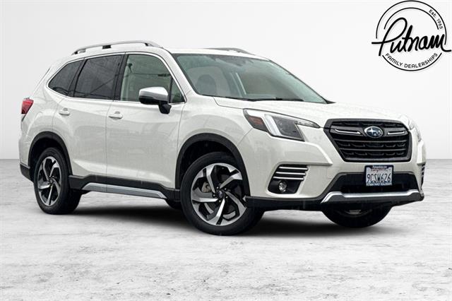 2022 Subaru Forester Touring's photo