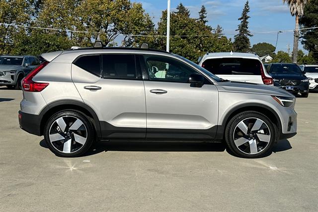 2024 Volvo XC40 Recharge Twin Ultimate photo 2