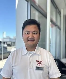 Staff member Hendrik Nursalim from ID_7b893e