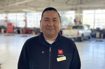 Staff member Robin Orellana from ID_3292e0