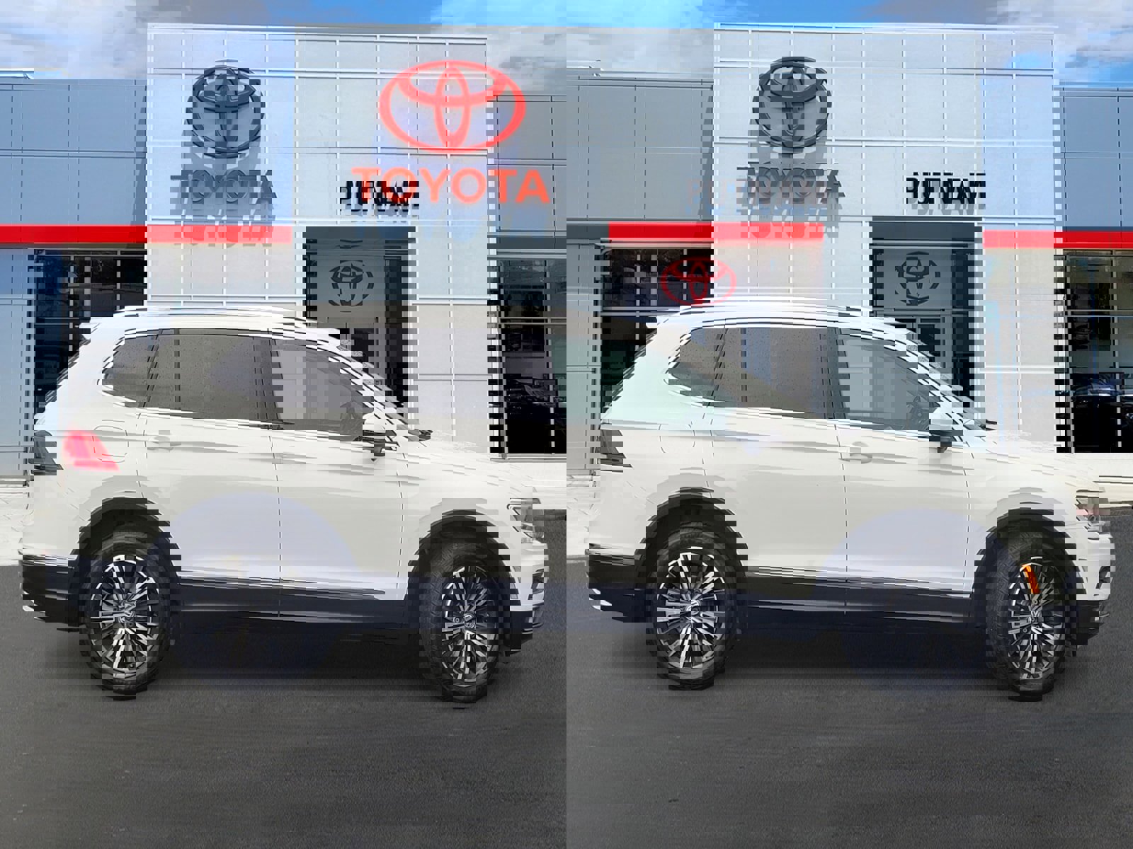 2018 Volkswagen Tiguan SEL photo 2