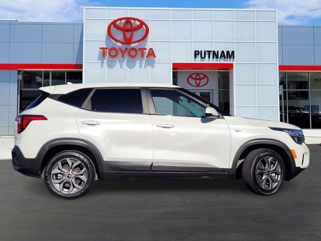 Used 2024 Kia Seltos LX SUV