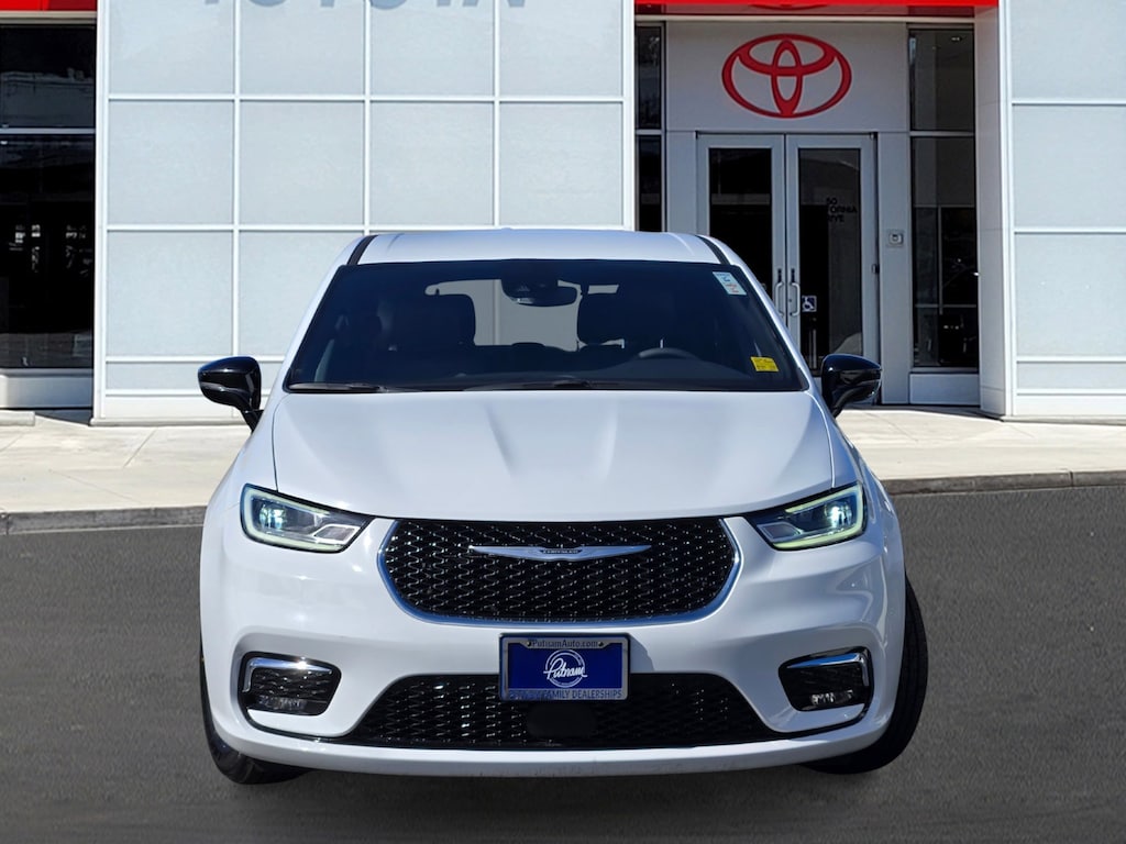 Used 2025 Chrysler Pacifica Select Van Passenger Van