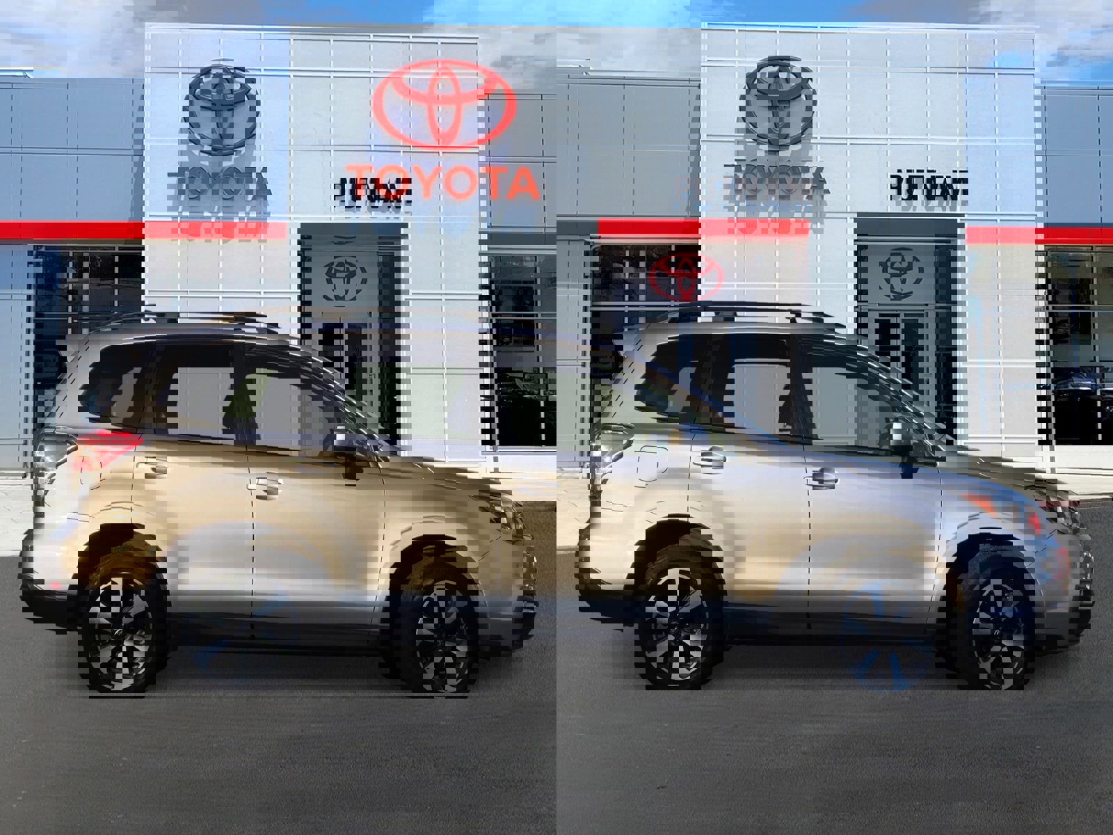 2018 Subaru Forester 2.5i Premium photo 3