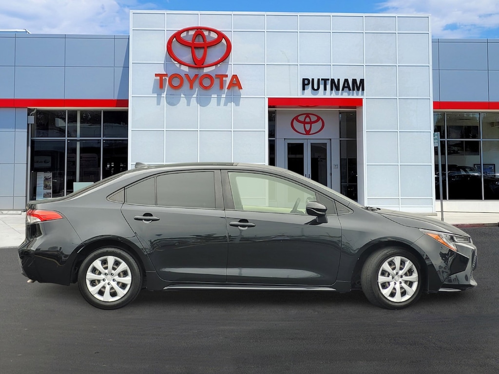 Used 2020 Toyota Corolla LE Sedan