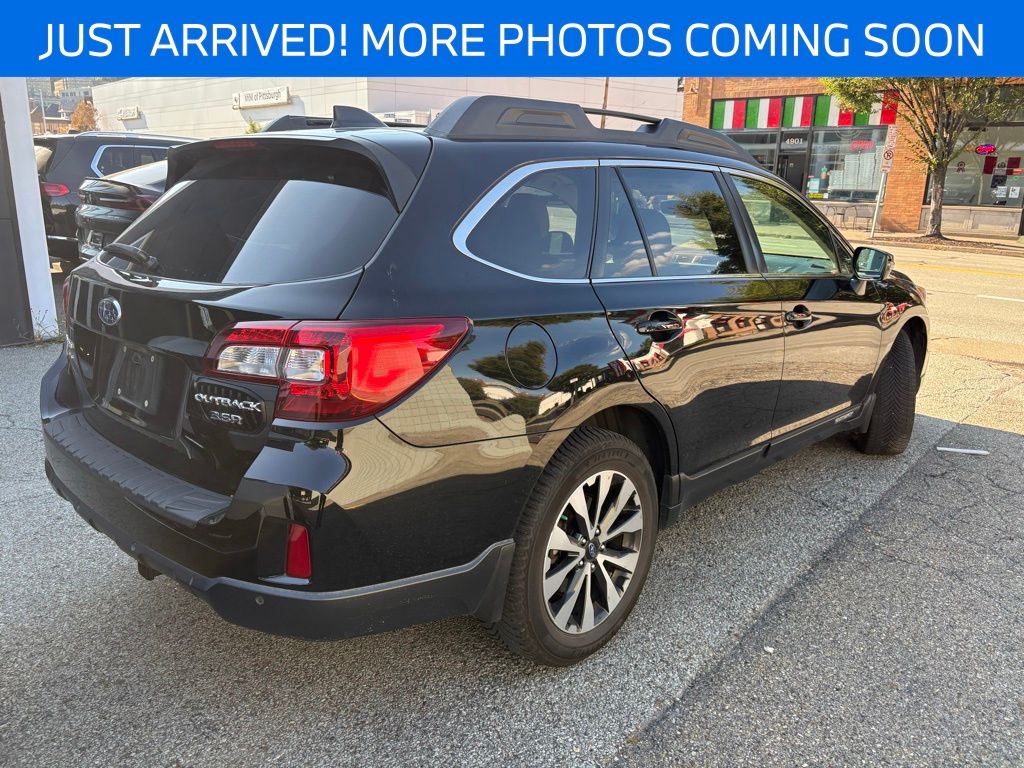 2017 Subaru Outback 3.6R photo 2
