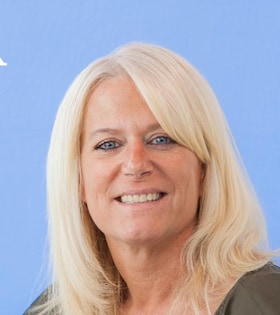 Staff member Denise Jones from ID_6ba3d2d492c4