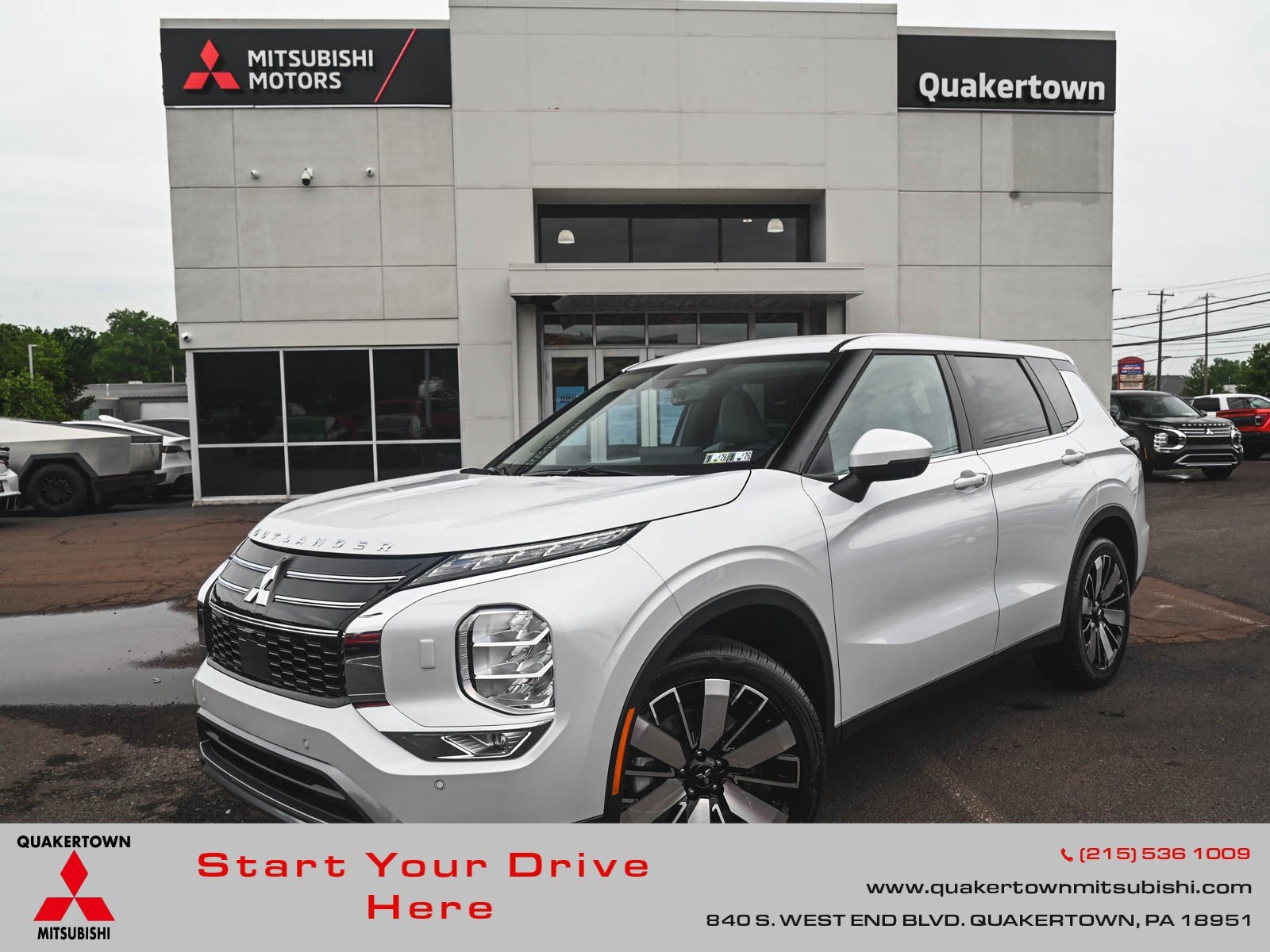 2025 Mitsubishi Outlander SE's photo