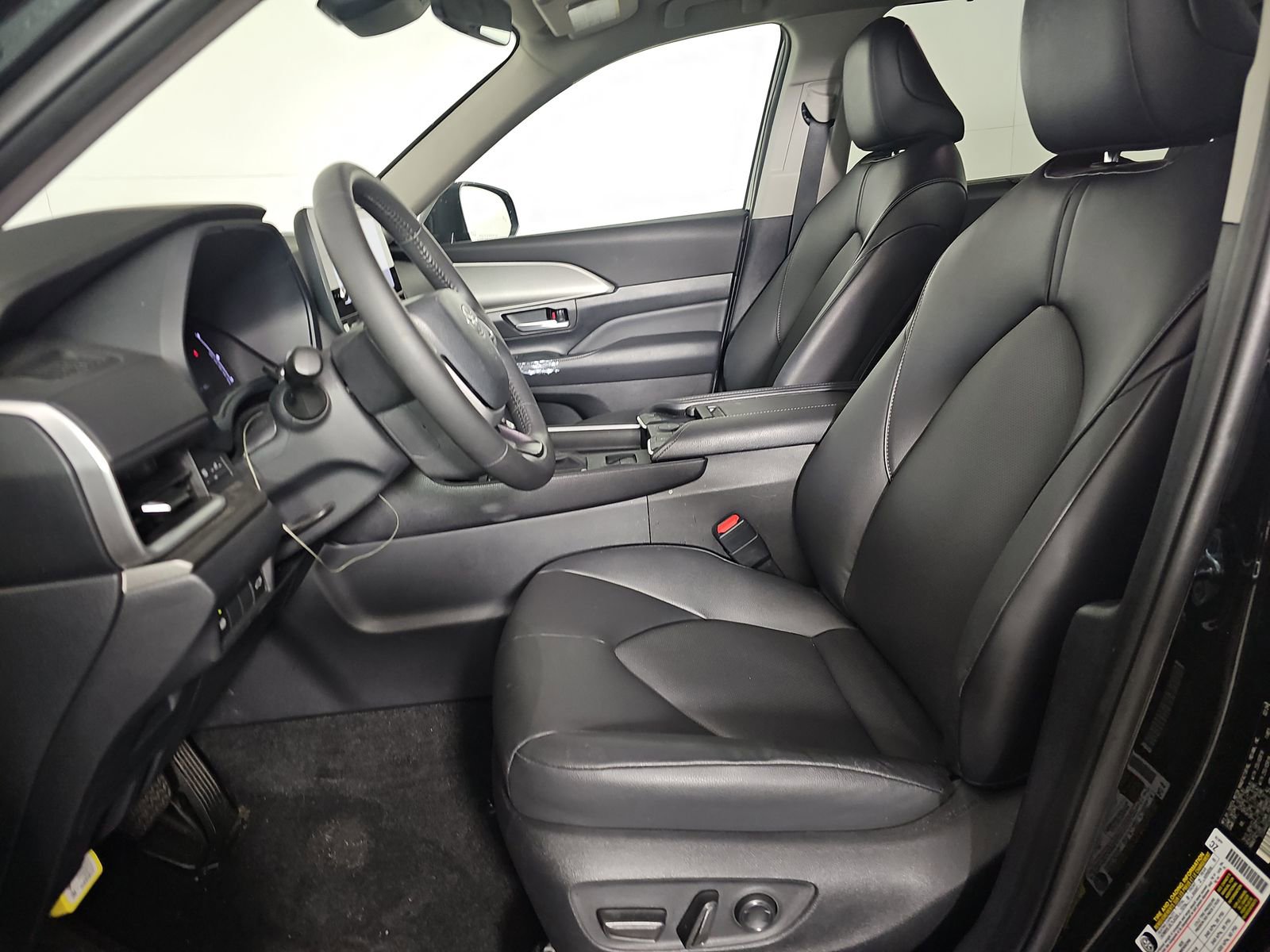 2024 Toyota Grand Highlander XLE photo 3