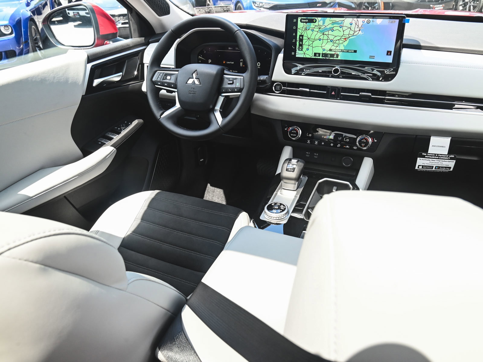 2025 Mitsubishi Outlander SE - Photo 30