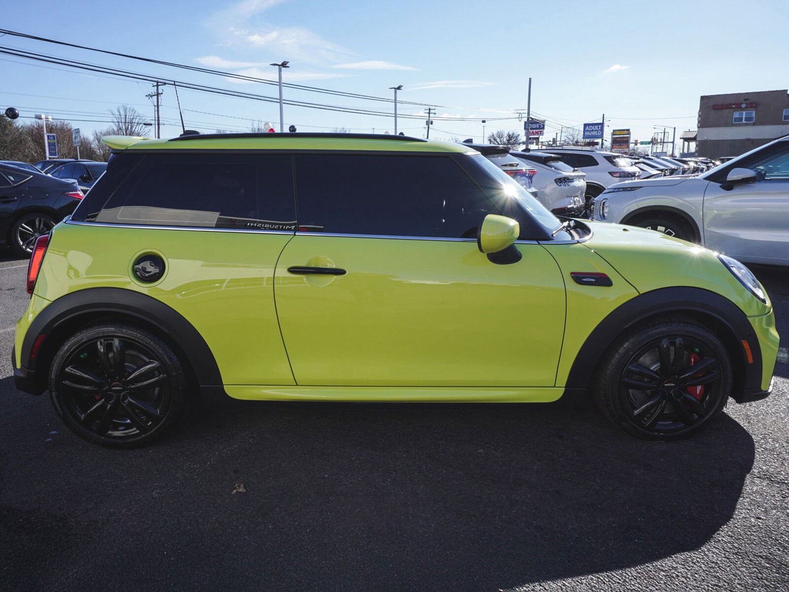 2024 Mini Cooper 2 Door Hardtop Iconic photo 3
