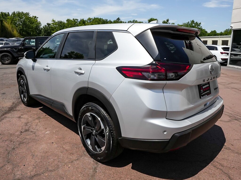 Used 2024 Nissan Rogue SV SUV