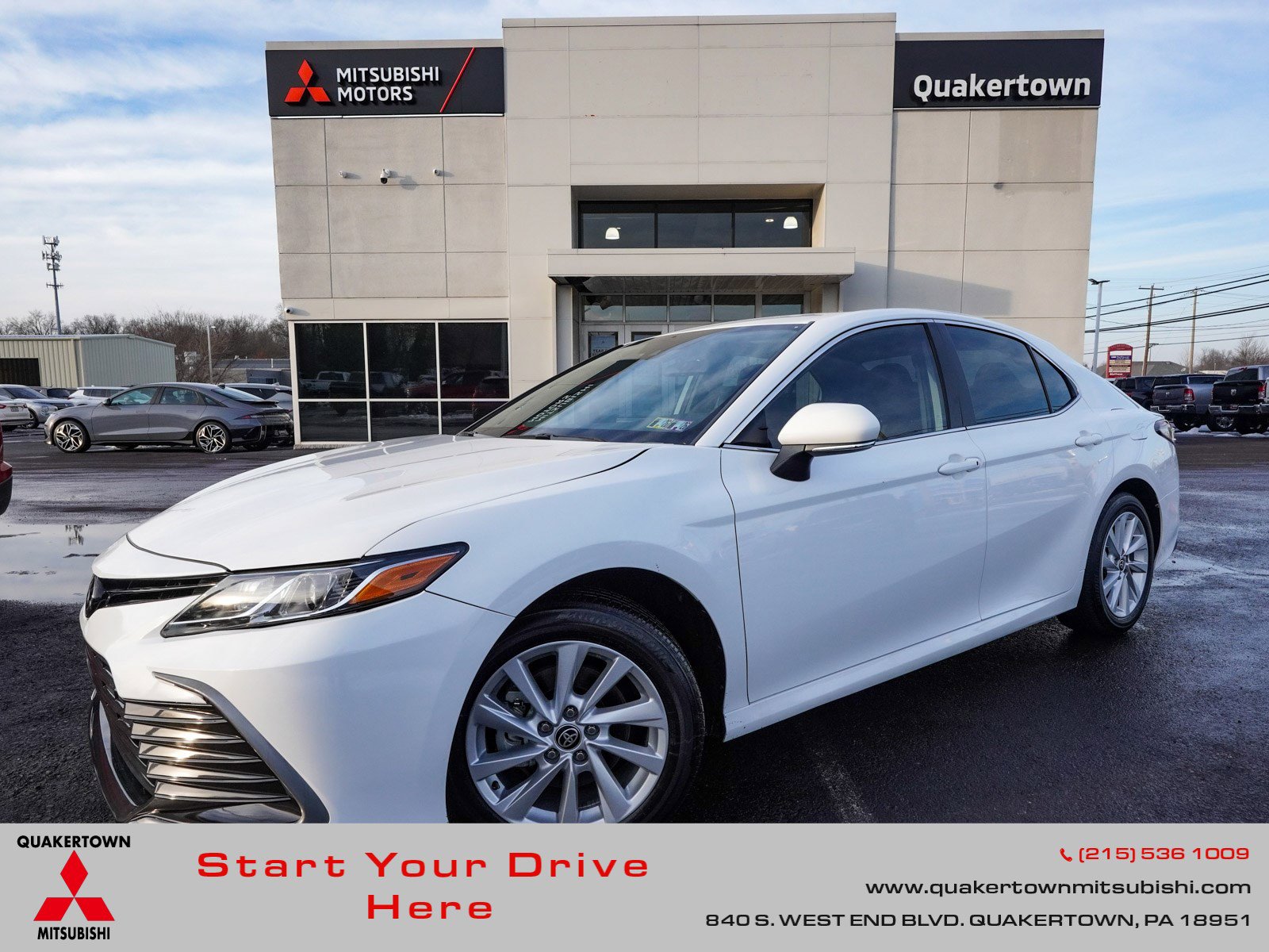 2024 Toyota Camry LE's photo