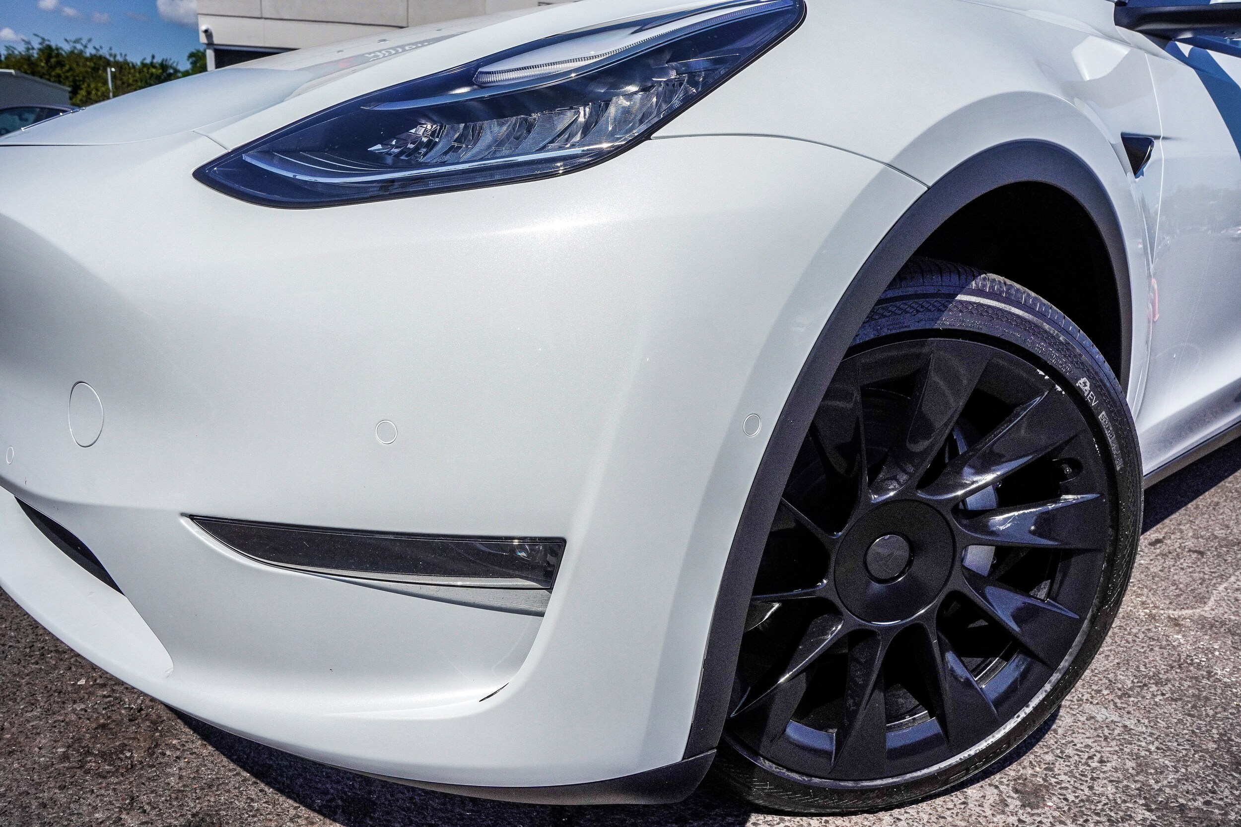 2022 Tesla Model Y Long Range photo 2