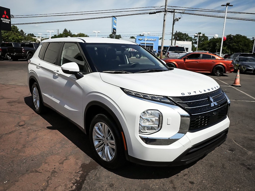Used 2023 Mitsubishi Outlander ES SUV