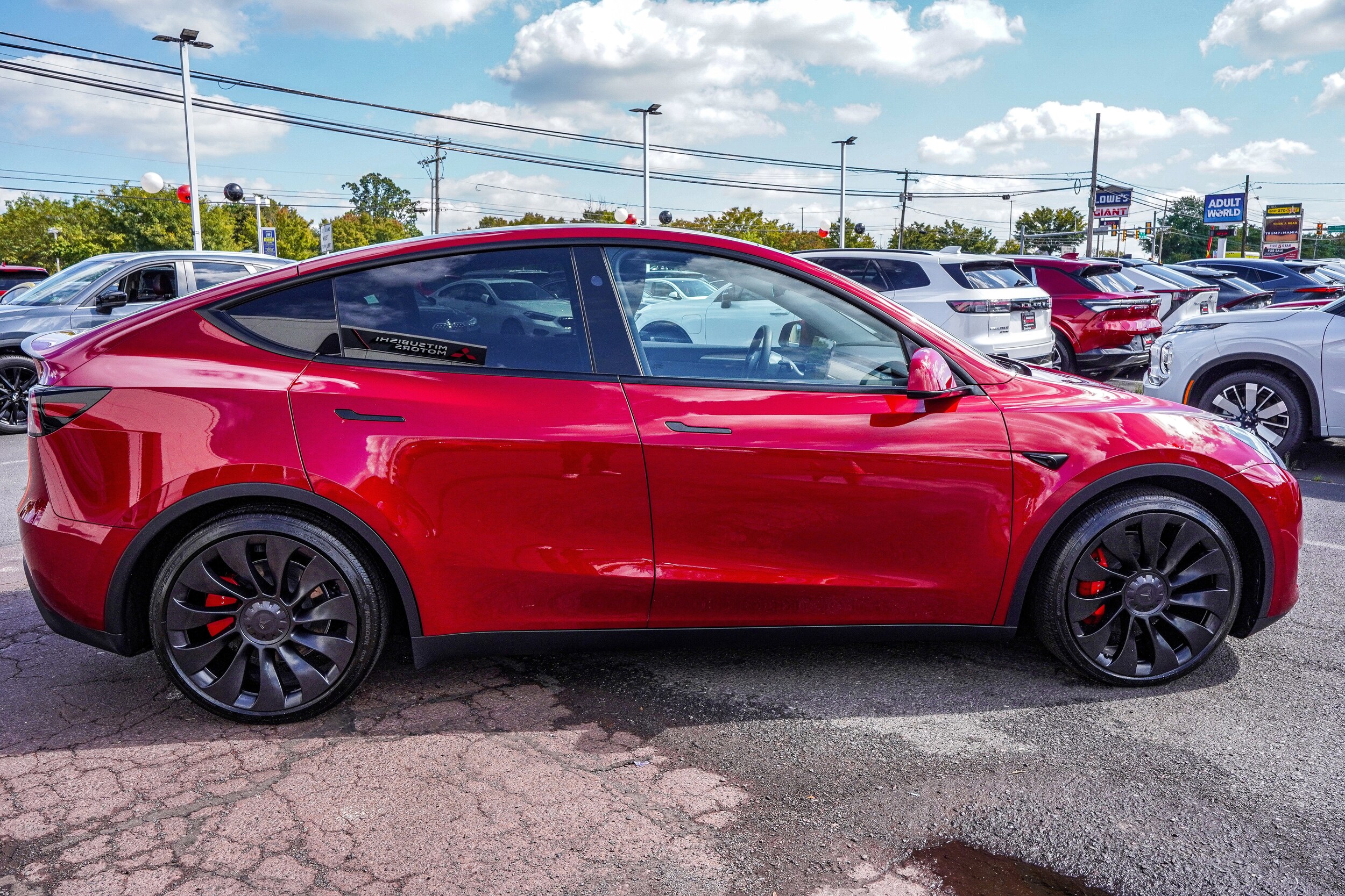 2025 Tesla Model Y Performance photo 4