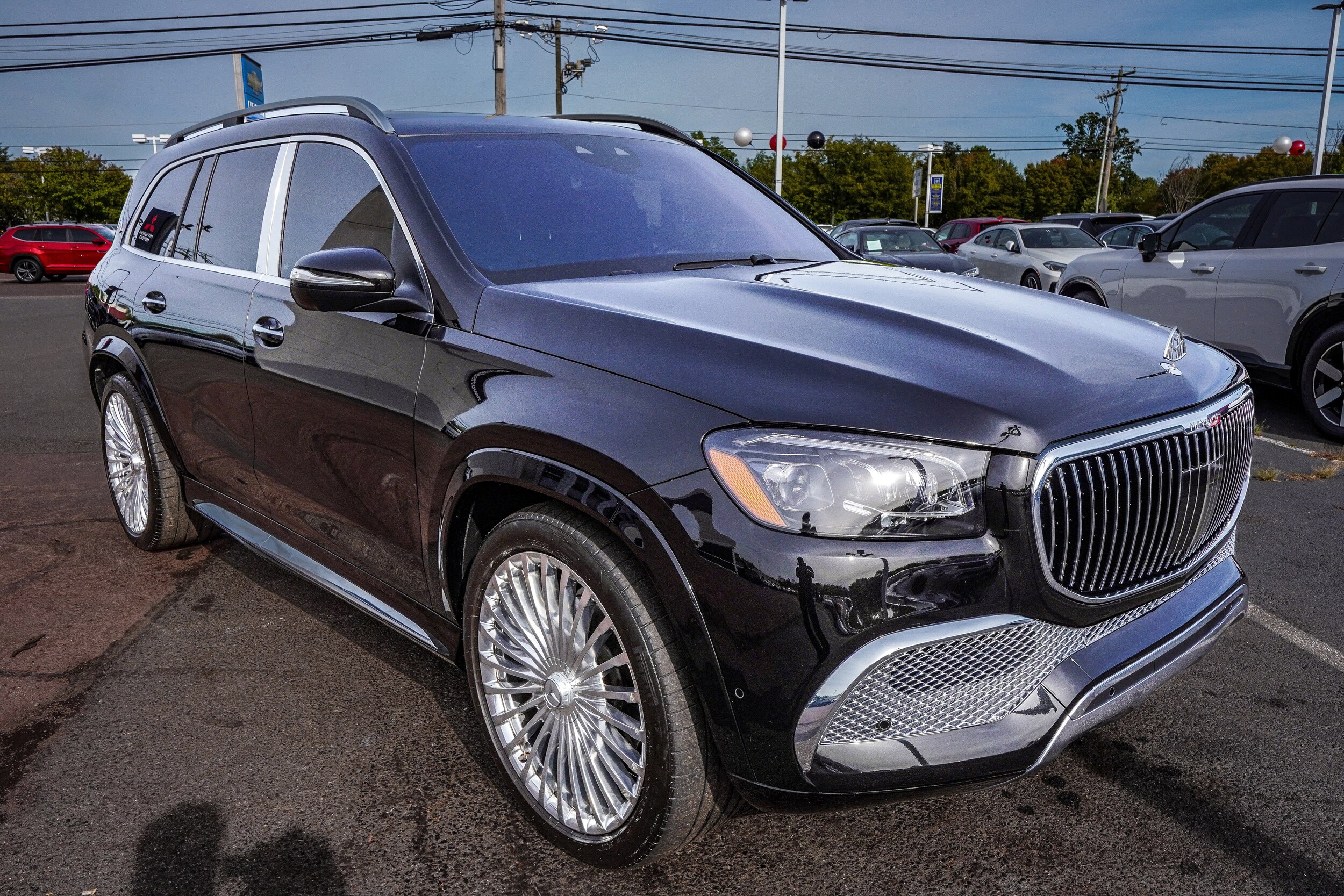 2023 Mercedes Benz GLS Maybach 600 4MATIC photo 3