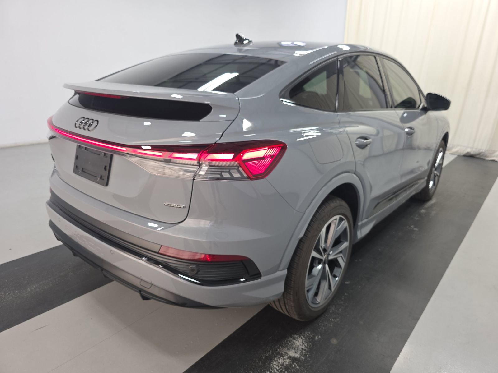 2023 Audi Q4 E-tron Sportback 50 Premium photo 2