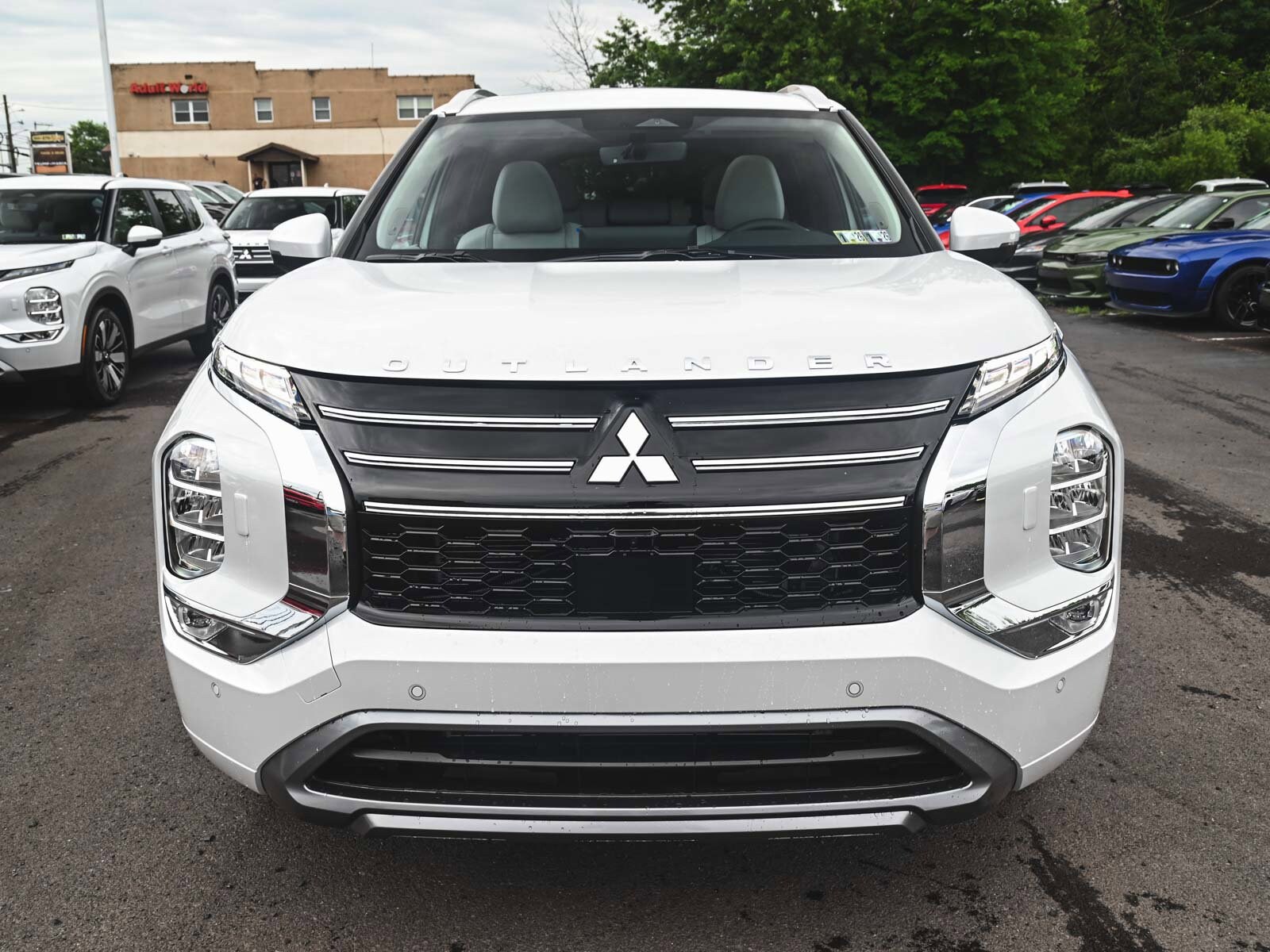 2025 Mitsubishi Outlander SEL photo 2