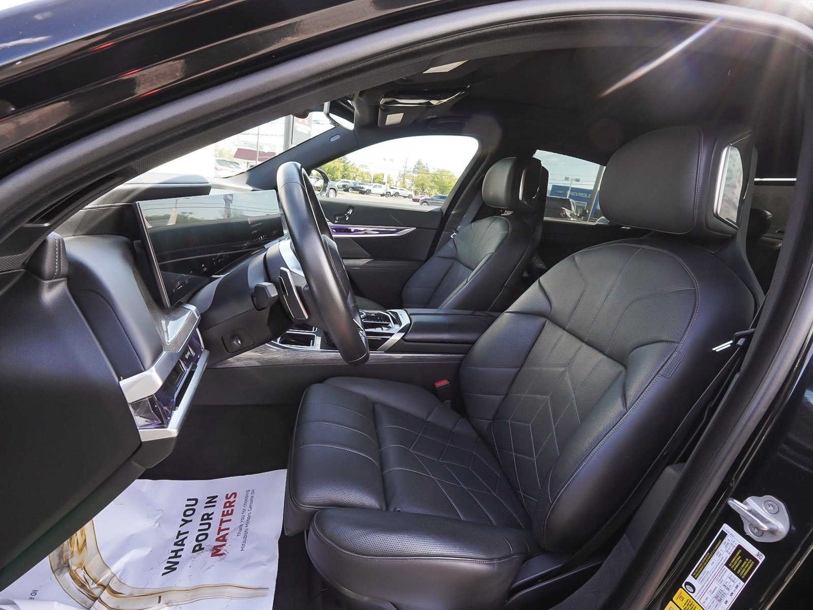 2024 BMW 7 Series 750e - Photo 32