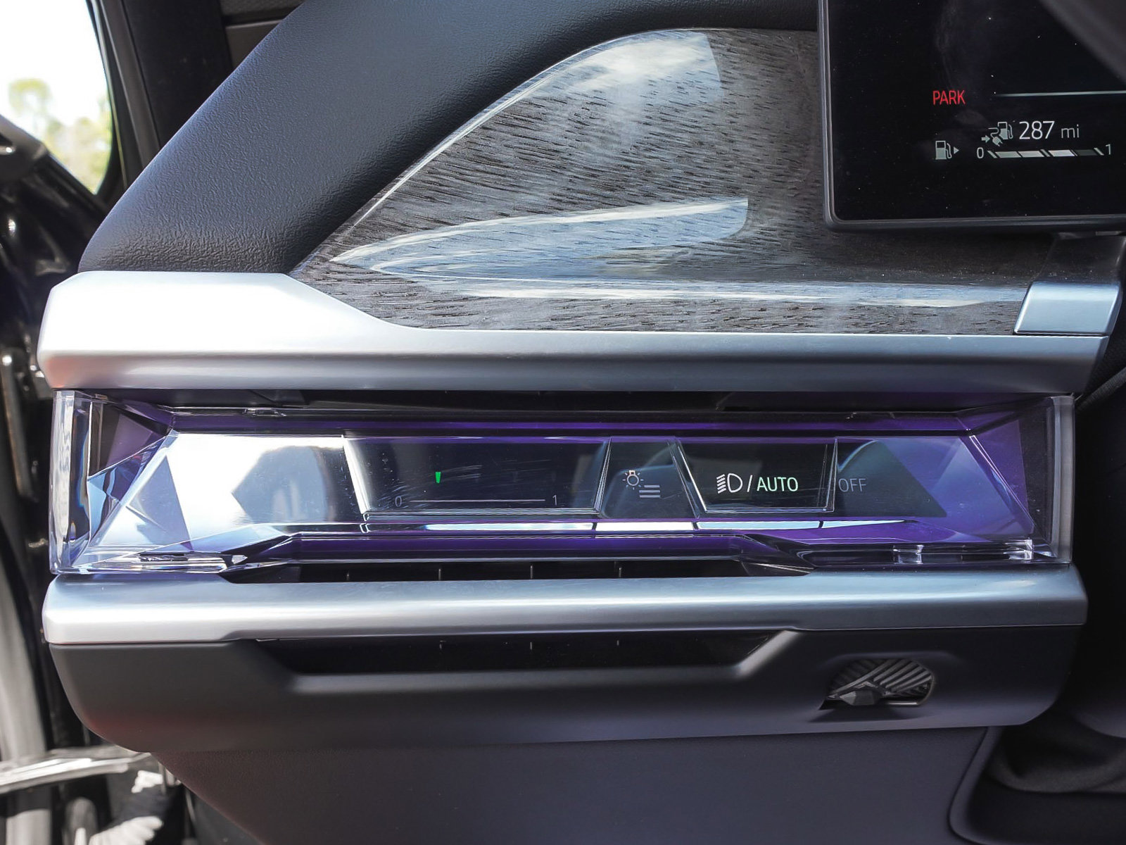 2024 BMW 7 Series 750e - Photo 17