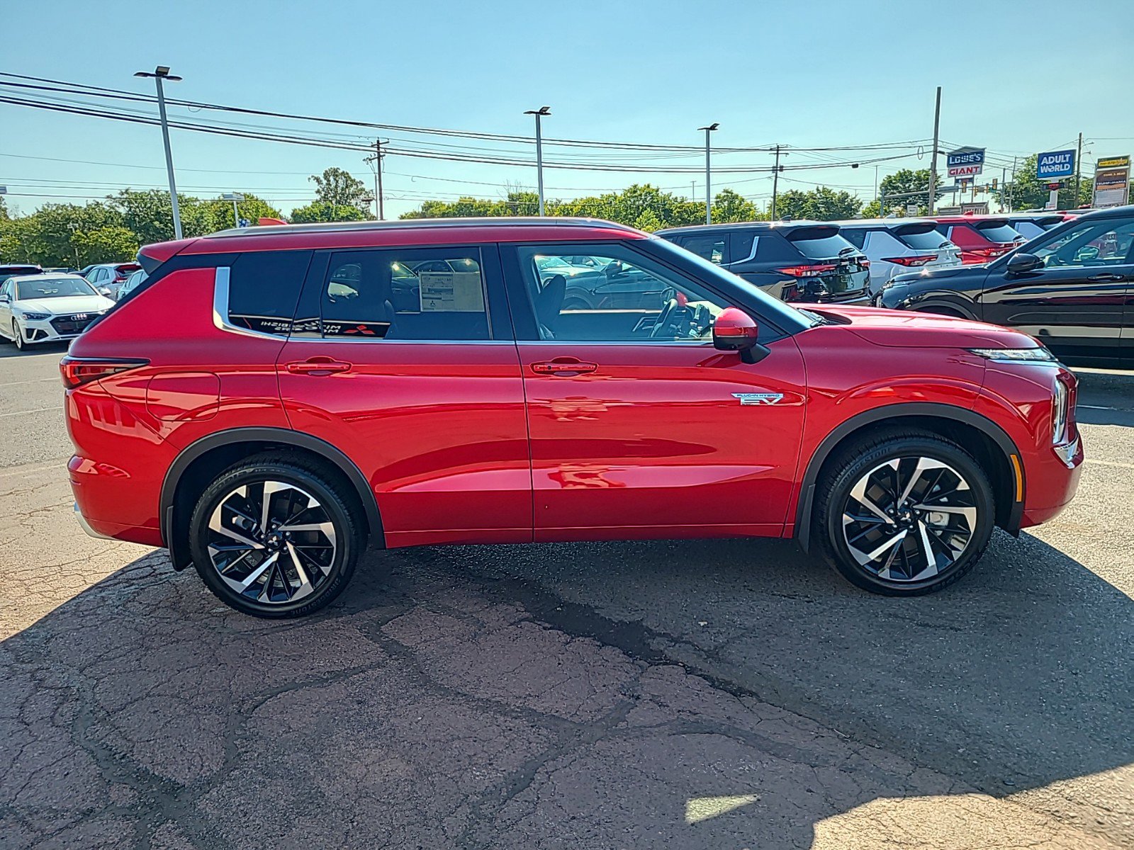 2024 Mitsubishi Outlander PHEV SEL photo 3
