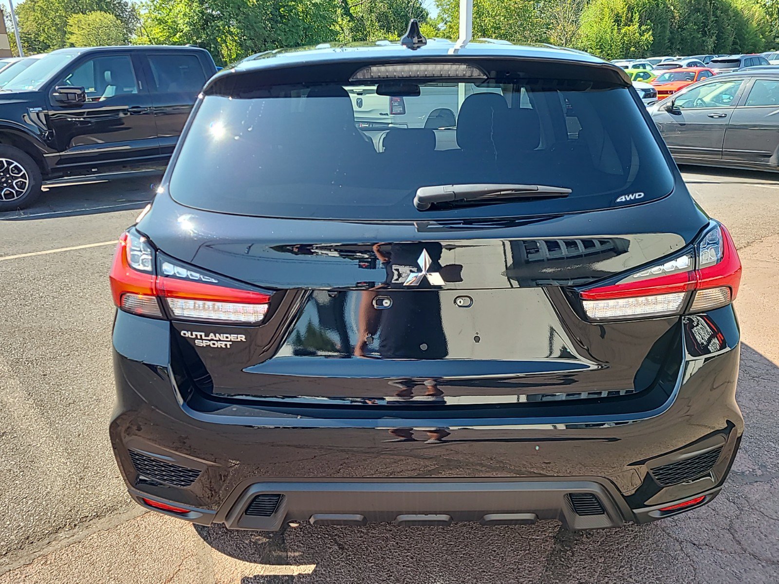 2024 Mitsubishi Outlander Sport ES photo 4
