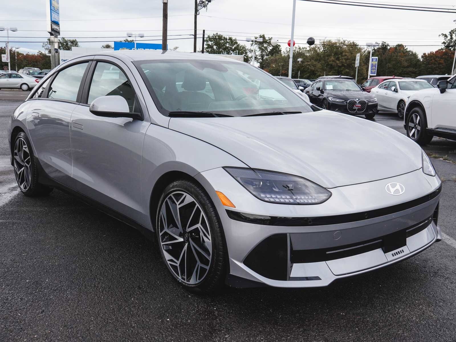 2024 Hyundai Ioniq 6 SEL photo 3