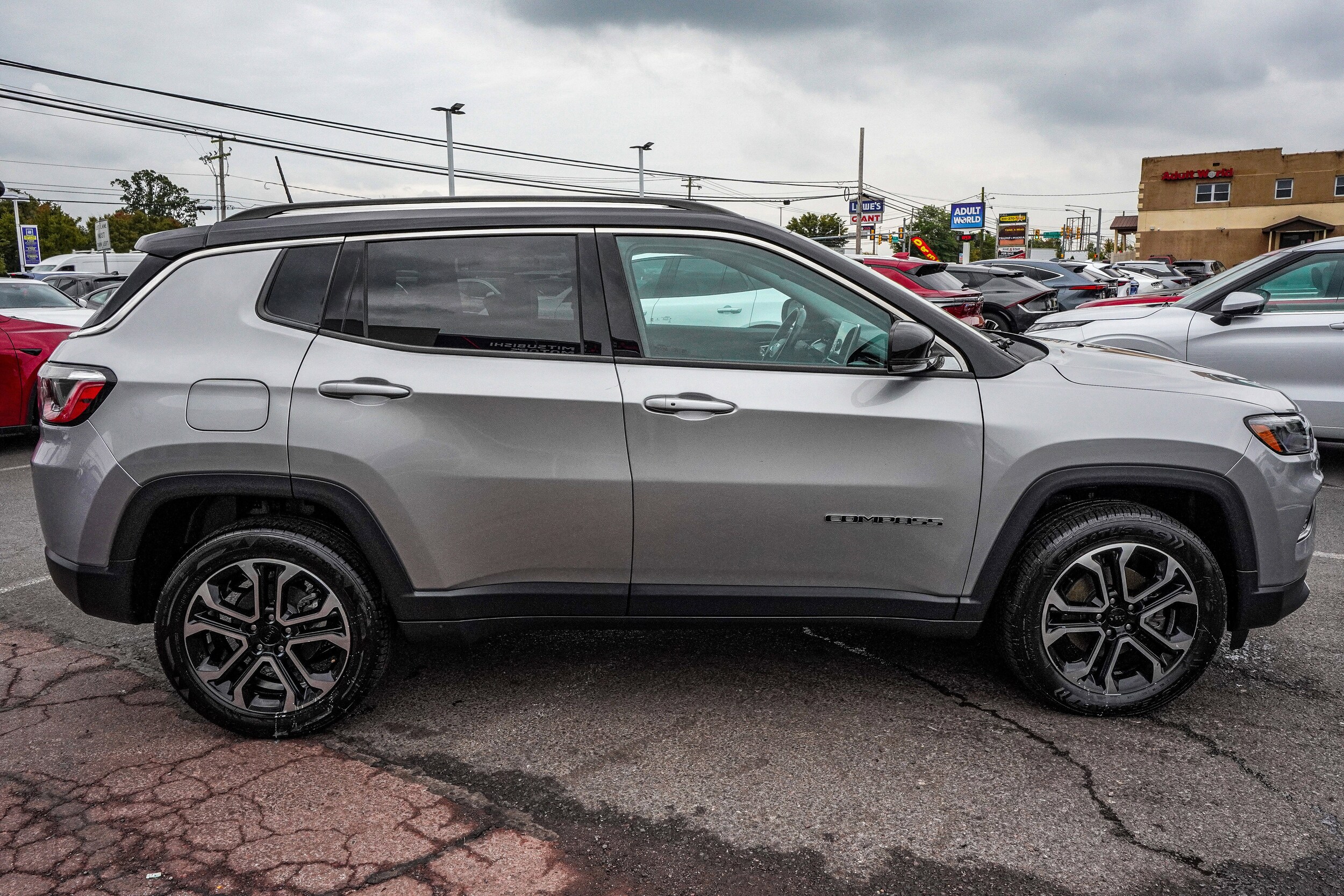 2022 Jeep Compass Limited photo 2
