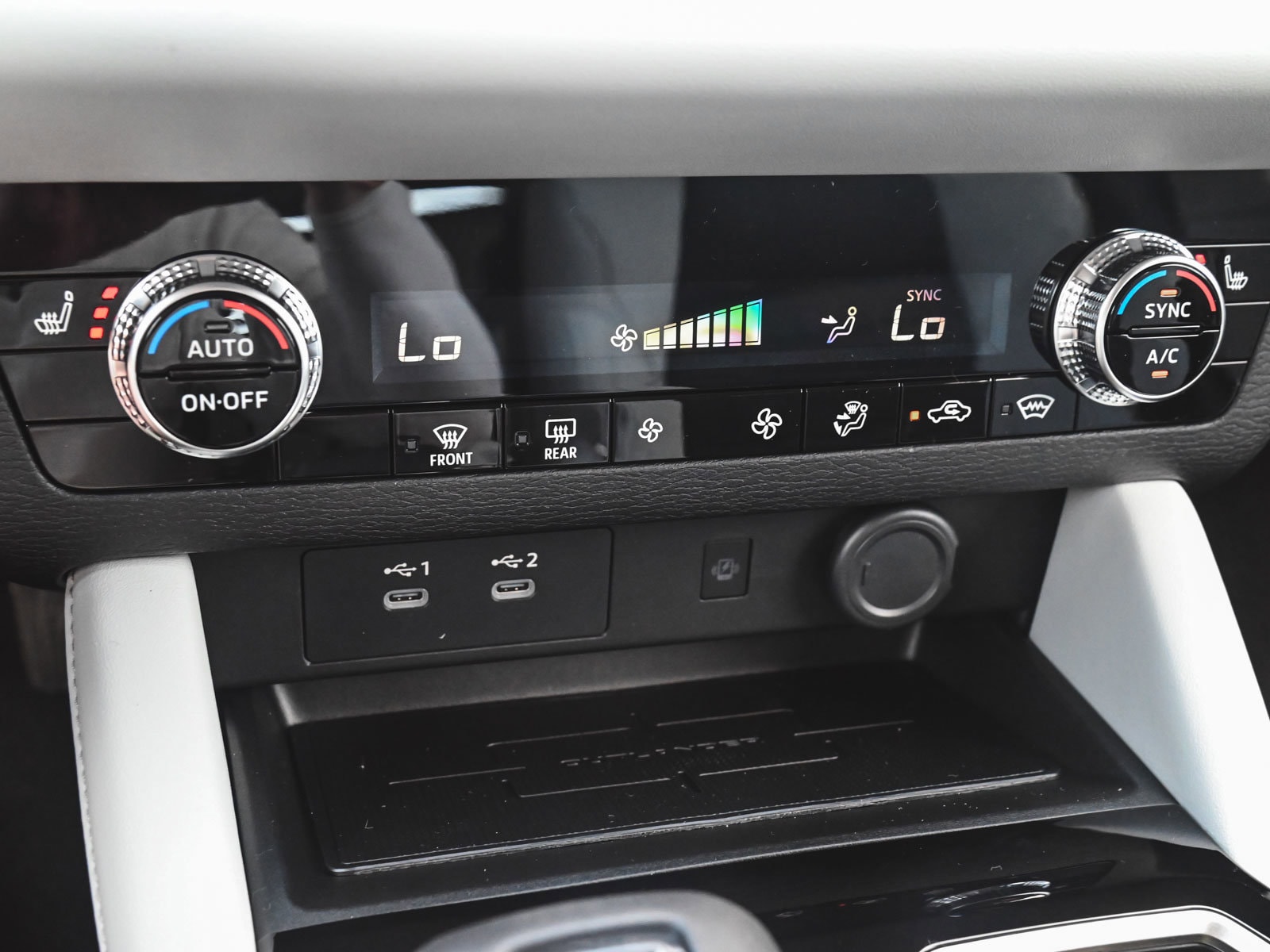 2025 Mitsubishi Outlander SE - Photo 20