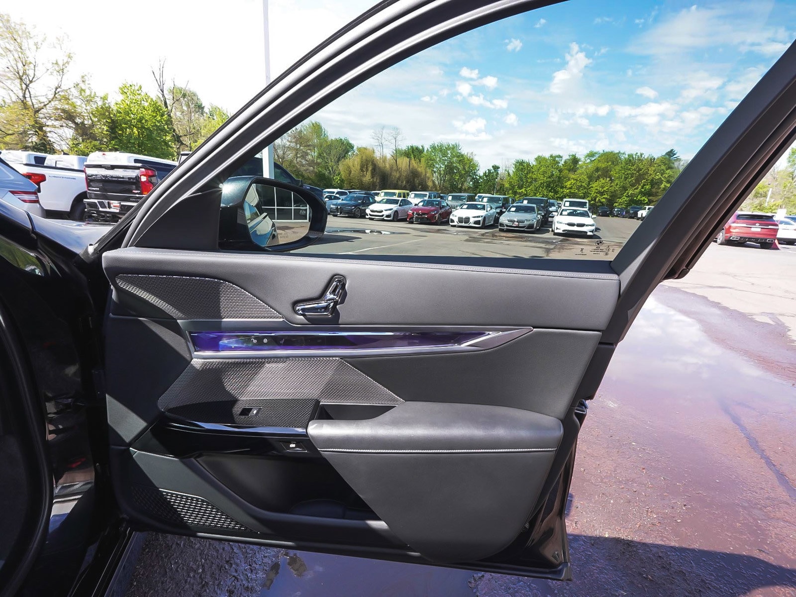 2024 BMW 7 Series 750e - Photo 14