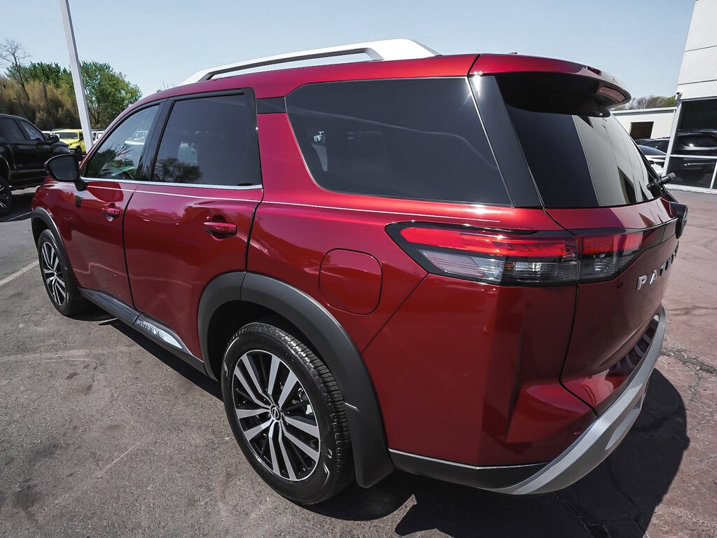 Used 2023 Nissan Pathfinder Platinum SUV