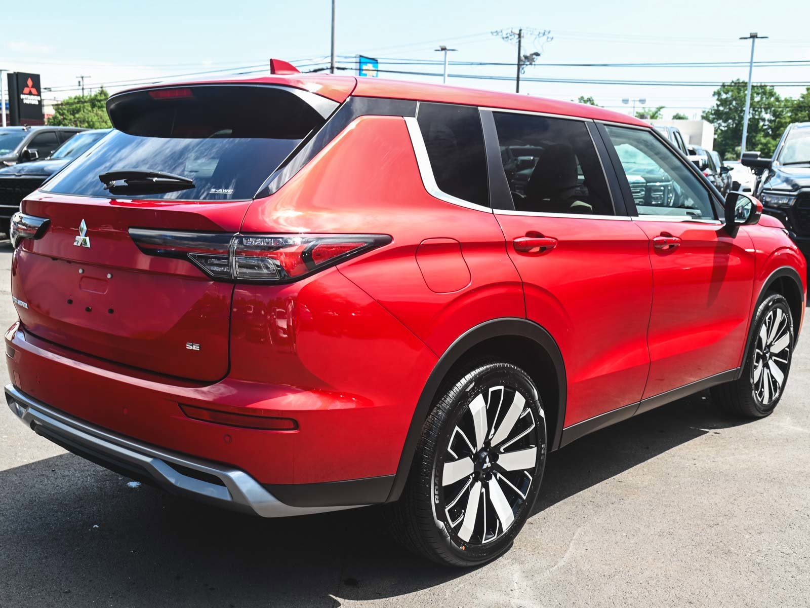 2025 Mitsubishi Outlander SE - Photo 6