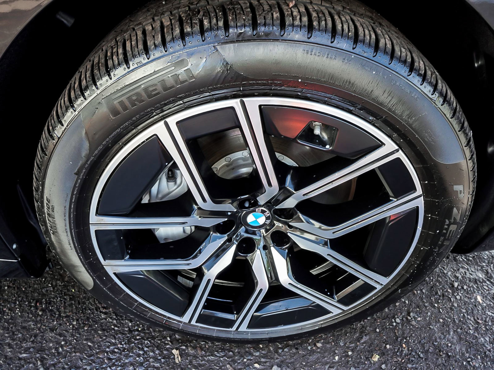 2024 BMW 7 Series 750e - Photo 8