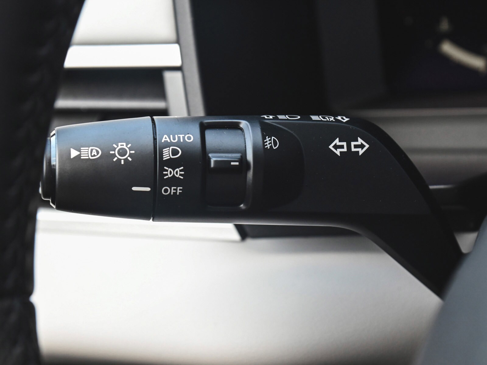 2025 Mitsubishi Outlander SE - Photo 22