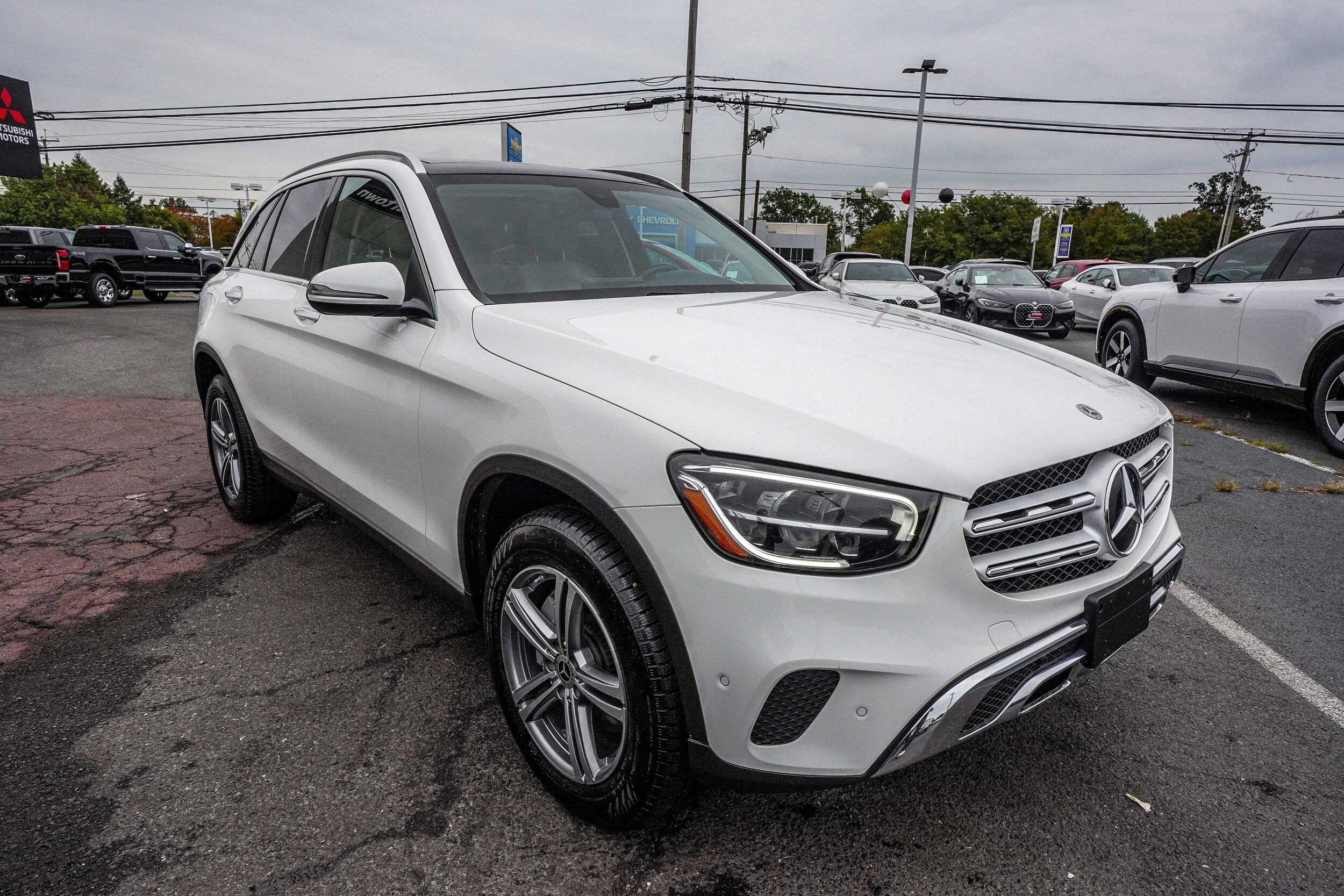 2021 Mercedes Benz GLC 300 4MATIC photo 2