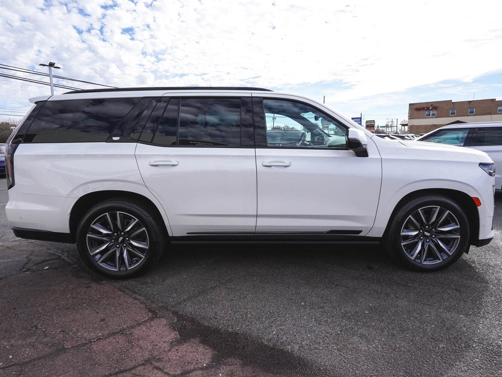 2023 Cadillac Escalade Sport Platinum photo 4