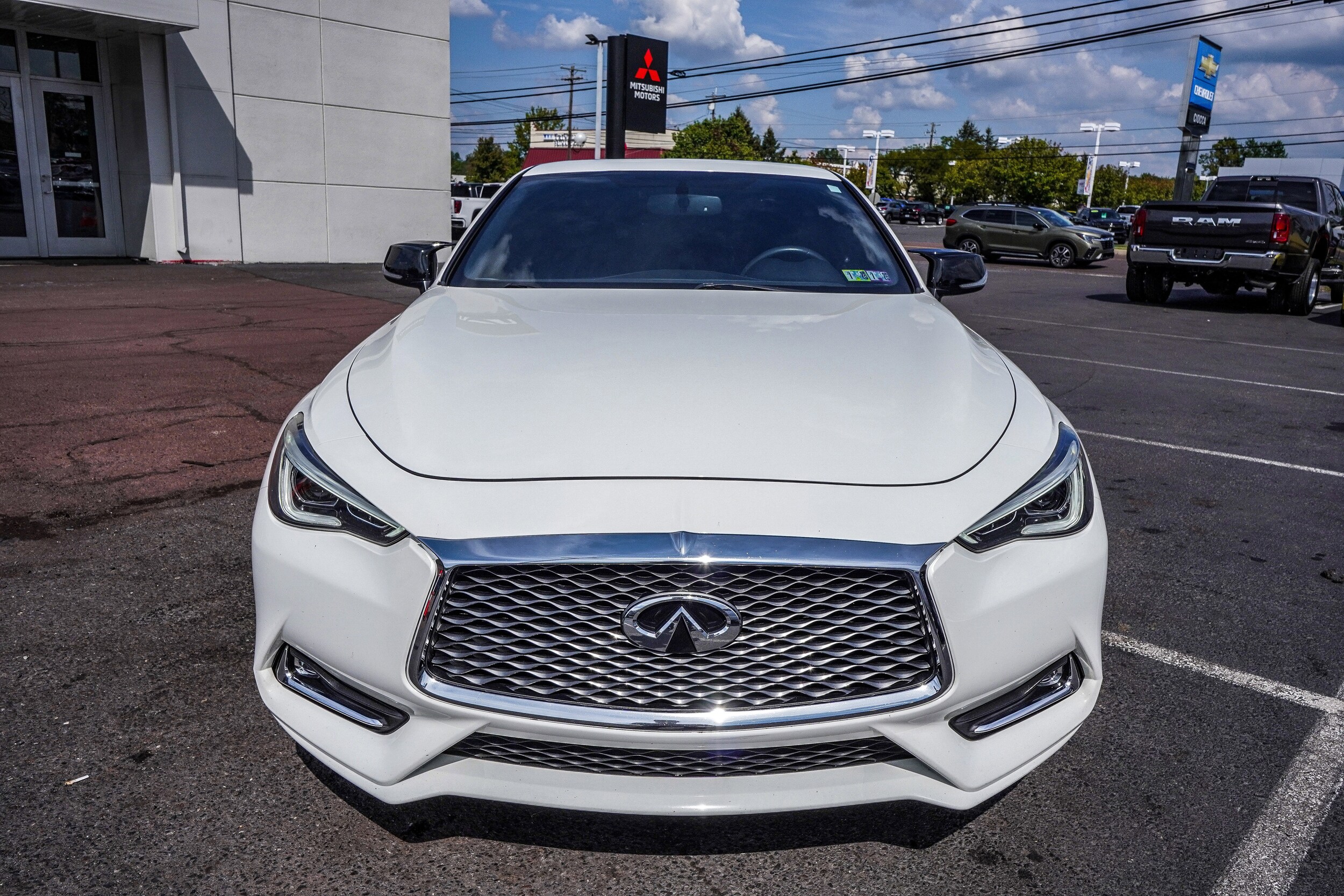 2017 Infiniti Q60 3.0t Premium photo 2