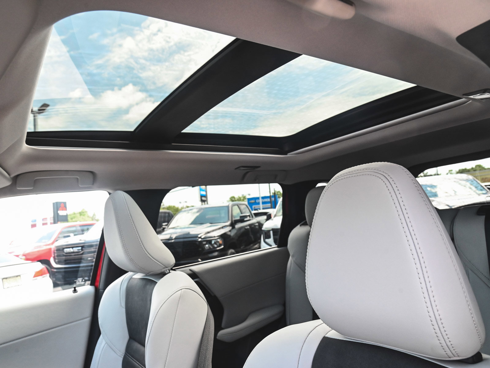 2025 Mitsubishi Outlander SE - Photo 27