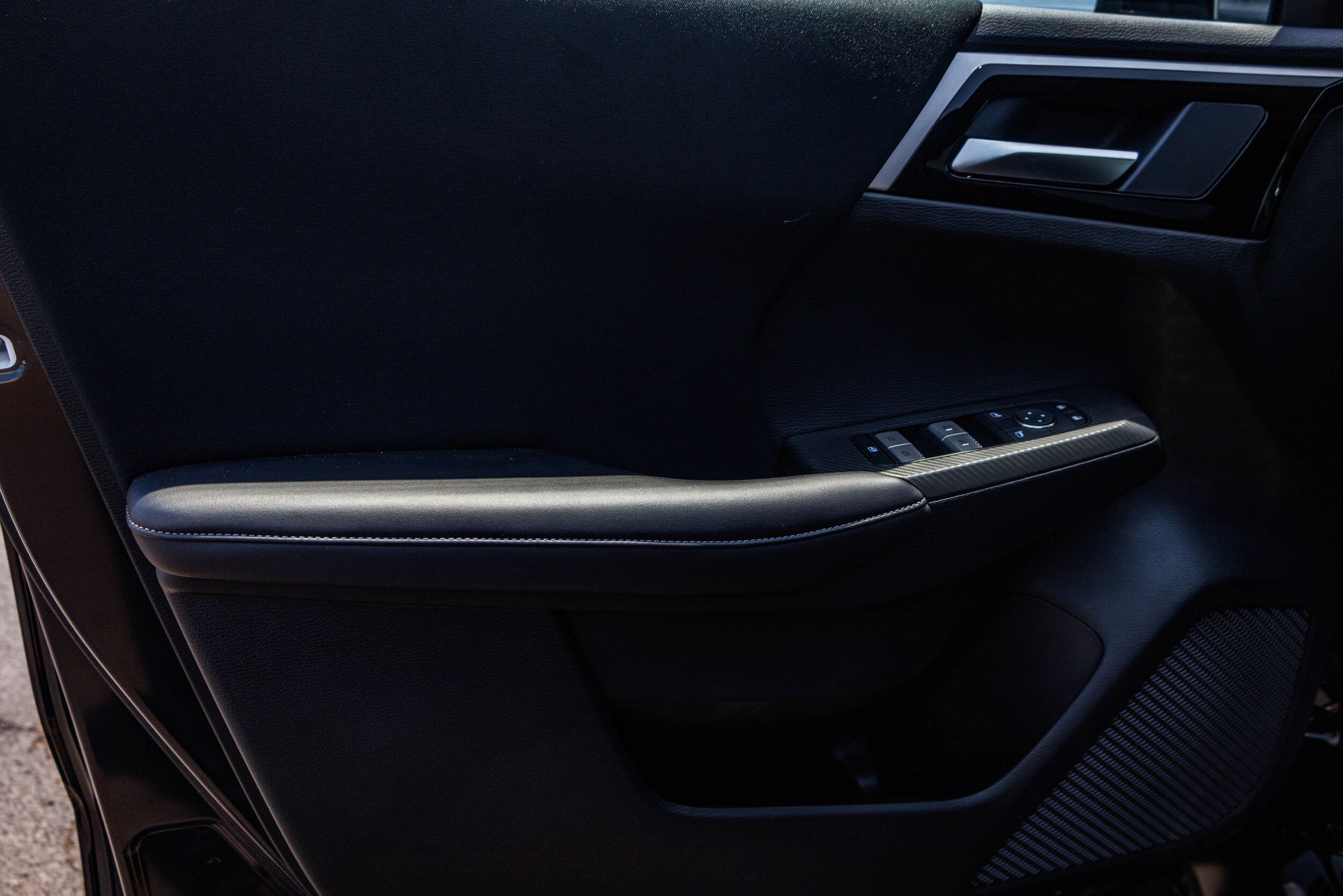 2025 Mitsubishi Outlander Plug-in Hybrid ES - Photo 13