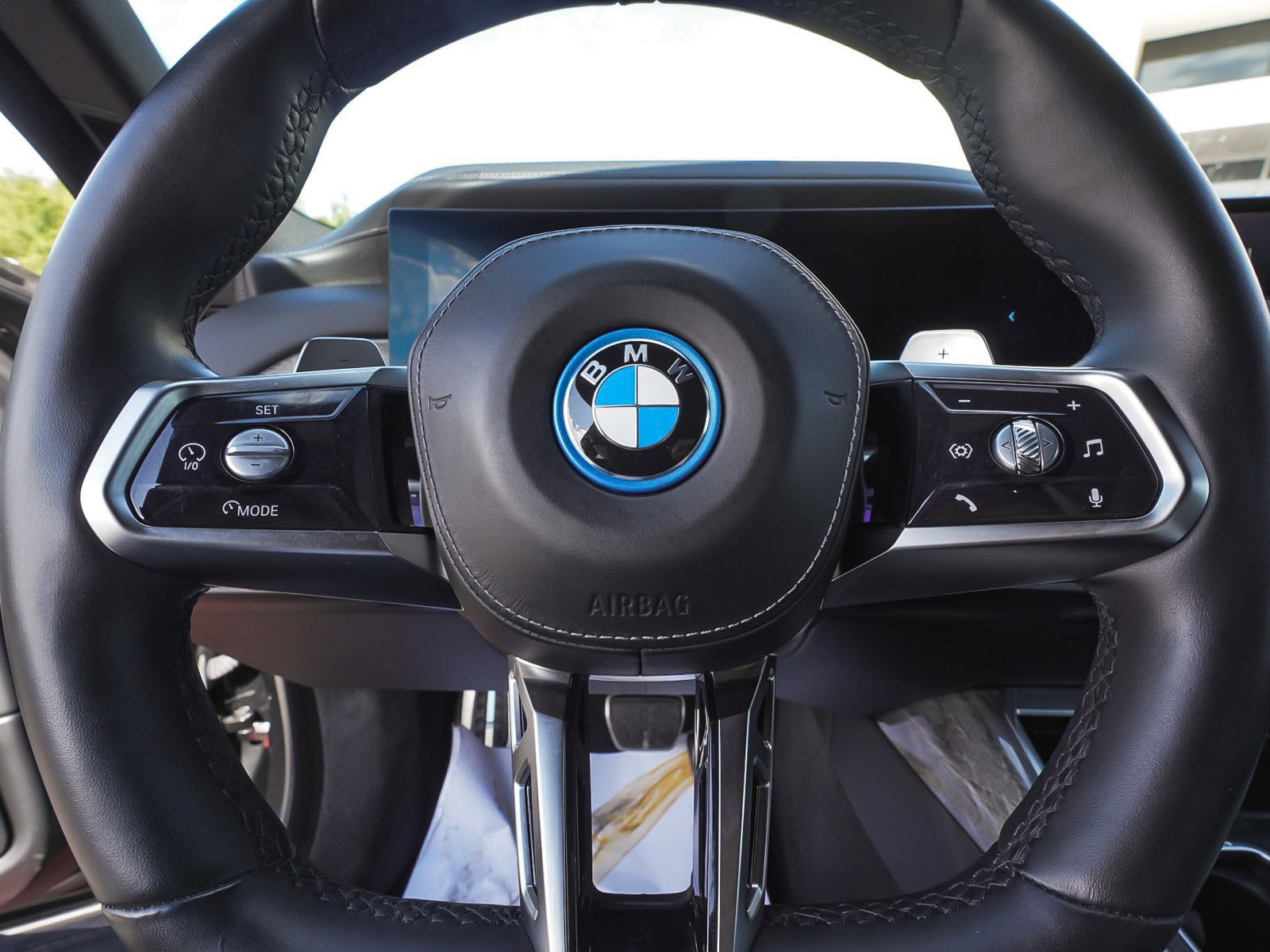 2024 BMW 7 Series 750e - Photo 18