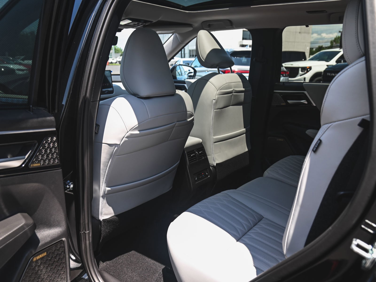 2025 Mitsubishi Outlander SEL Platinum Edition - Photo 28