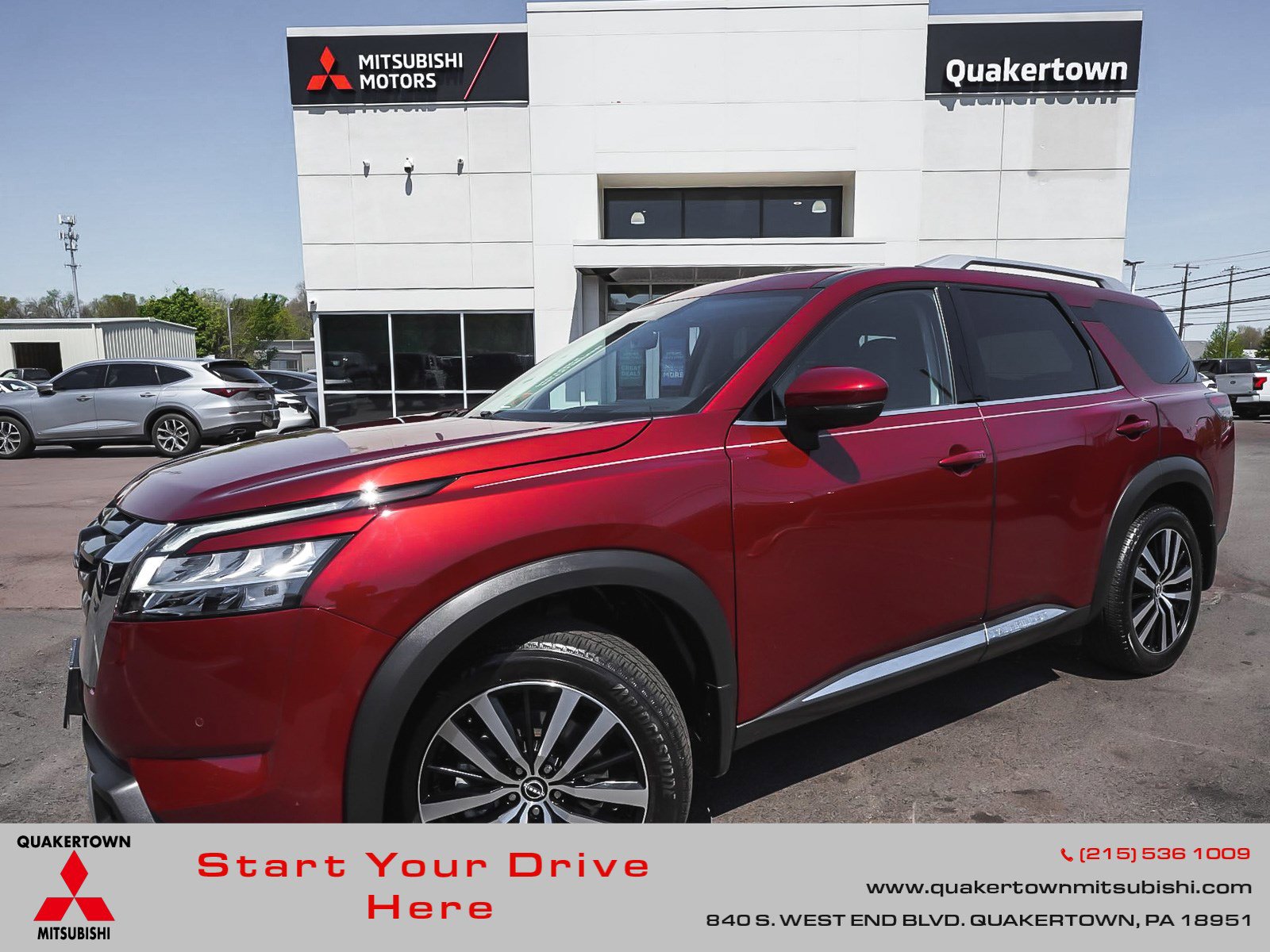 2023 Nissan Pathfinder Platinum 4WD's photo
