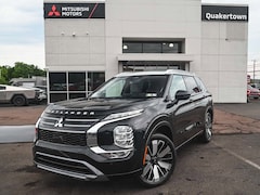 2025 Mitsubishi Outlander Platinum Edition SUV