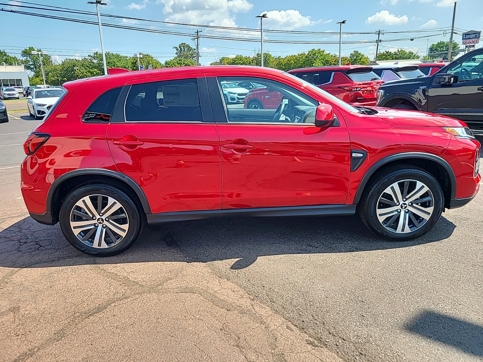 2024 Mitsubishi Outlander Sport ES photo 3