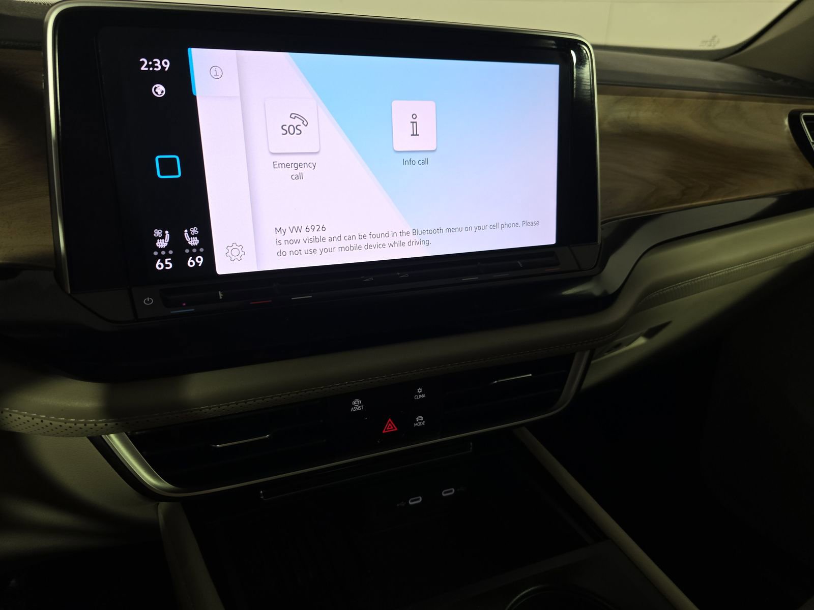 2025 Volkswagen Atlas SE photo 4