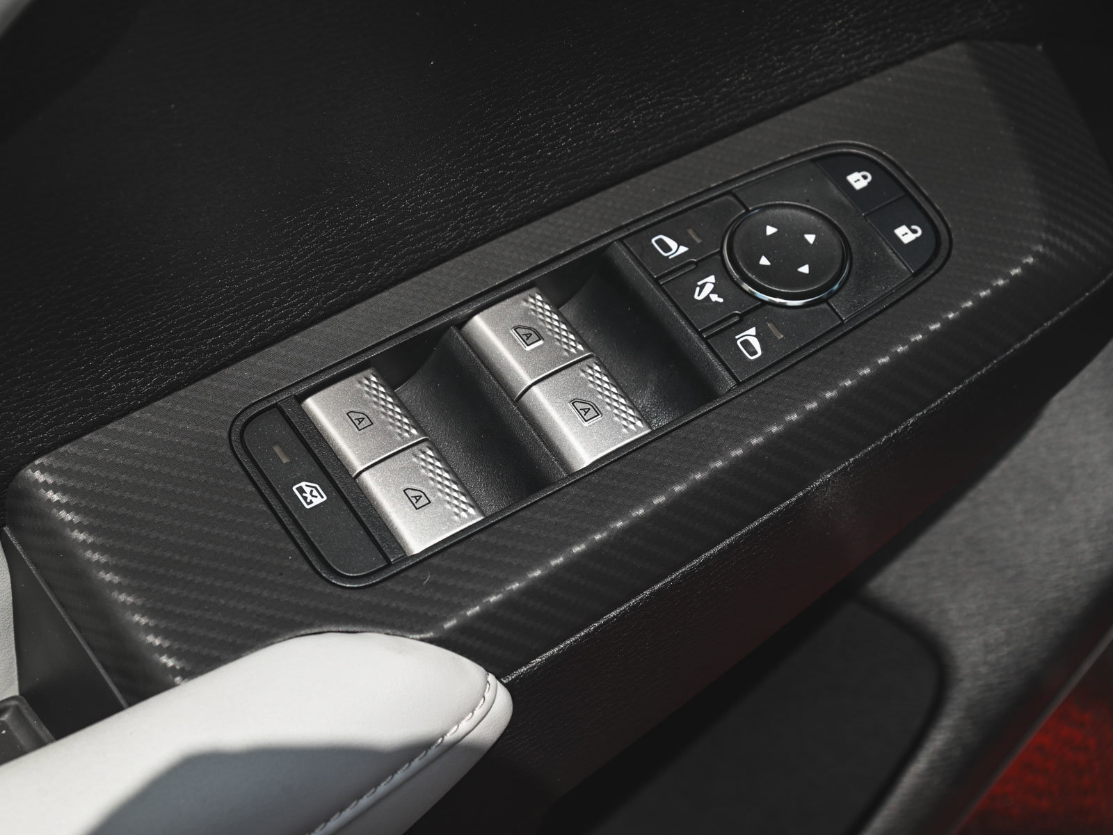 2025 Mitsubishi Outlander SE - Photo 9