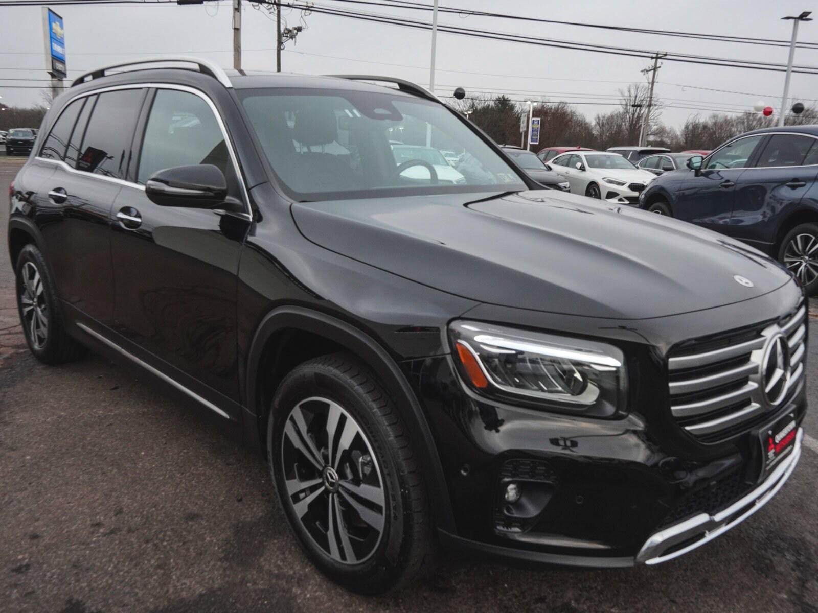 2025 Mercedes Benz GLB 250 4MATIC photo 2