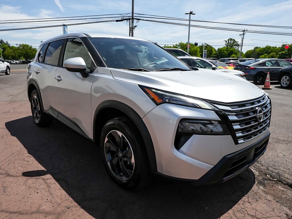 Used 2024 Nissan Rogue SV SUV