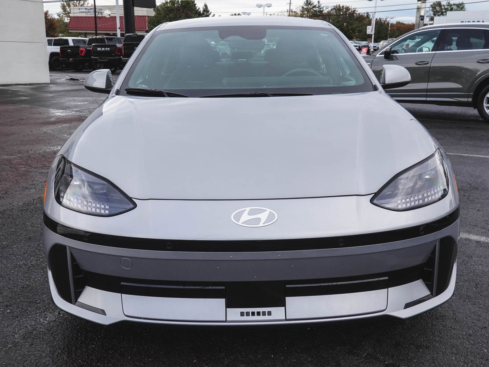 2024 Hyundai Ioniq 6 SEL photo 2
